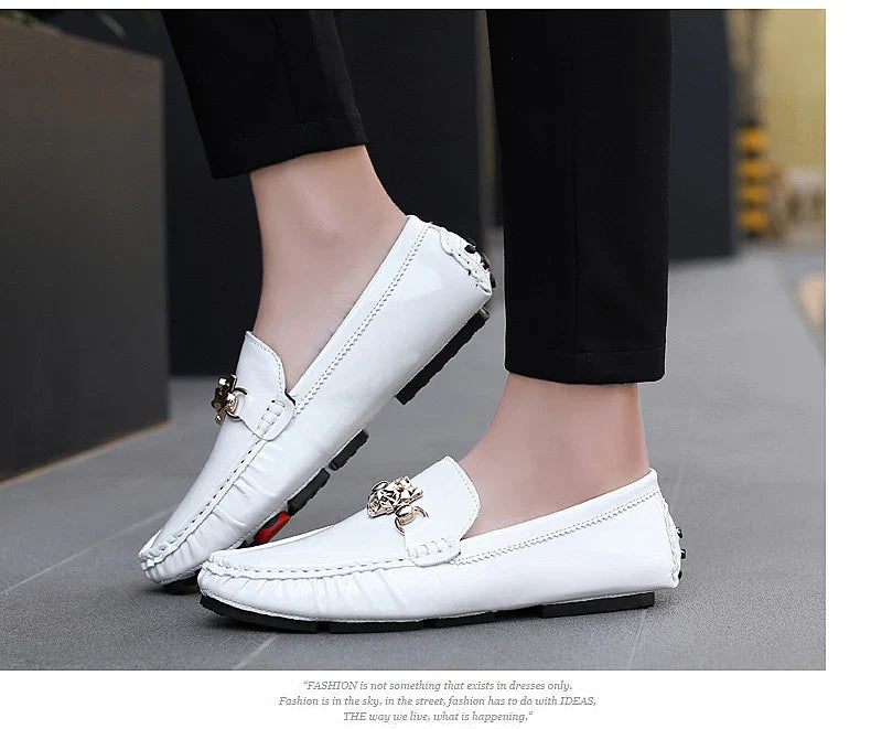 2025 Spring and Summer New Internet Celebrity Glossy Leather Peas Shoes Men's Large Size Slip-On Trendy Fashion Handmade Men's Shoes