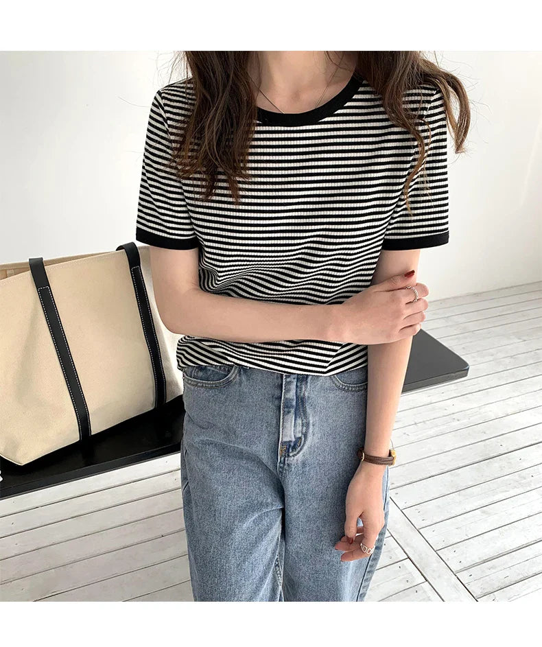 Striped Short Sleeve T-shirt Women's Summer New Korean Version Loose Retro Contrast Slim Round Neck Top Women's Fashion Casual