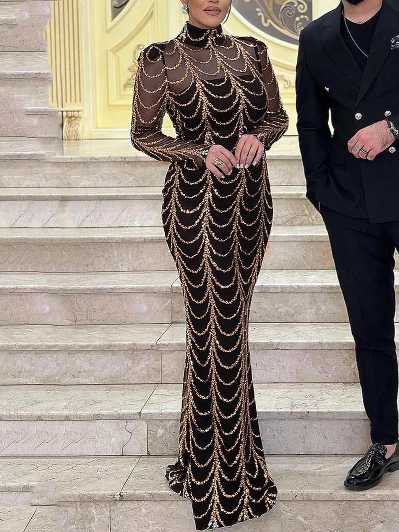 Vestido Formal Longo de Festa com Lantejoulas, Manga Comprida, Gola O Alta, Ombreiras, Forro Comprido, Vestido de Noite para Festa