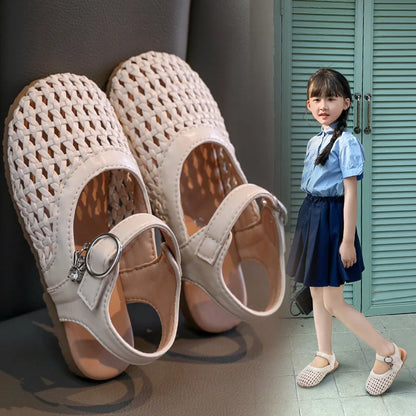 2026 Summer New Girls Woven Princess Shoes Cute Soft Sole Closed Toe Sandals Korean Style Kids Beach Shoes