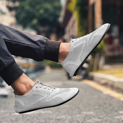 Sapatos Masculinos de Verão em Malha, Sapatilhas Planas para Uso Exterior, Sapatos de Caminhada de Alta Qualidade, Confortáveis, com Cadarço, Respiráveis, Antiderrapantes, Casuais