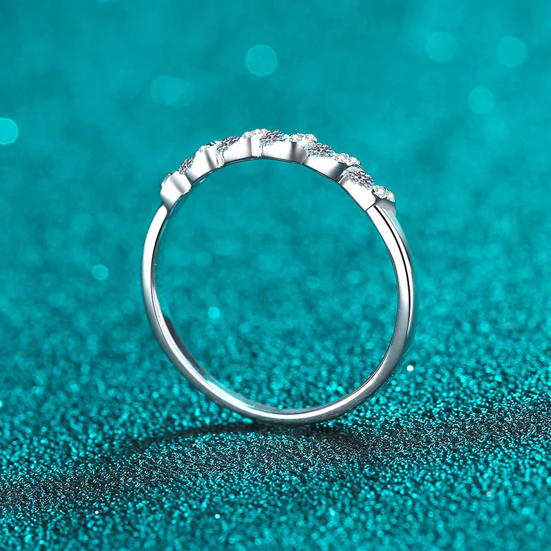 Full D Color VVS1 Moissanite Ring Delicate Lab Diamond Ring 925 Sterling Silver for Women Engagement Wedding Jewelry