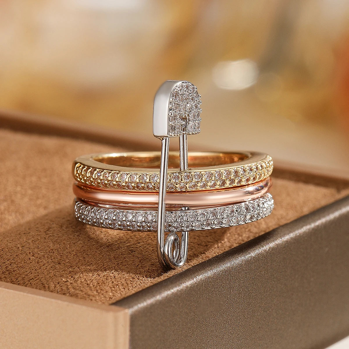 A Three-Ring Stacked Paper Clip Ring, Copper Imitation Faded, Fashionable And Simple For Women To Wear