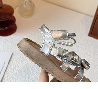 Girls' rhinestone sandals 2025 Summer New children's perforated breathable princess shoes Girls' soft-soled beach shoes