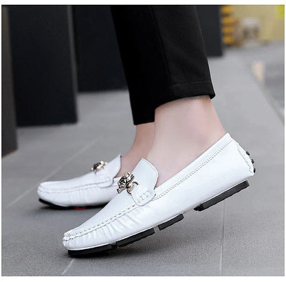 2025 Spring and Summer New Internet Celebrity Glossy Leather Peas Shoes Men's Large Size Slip-On Trendy Fashion Handmade Men's Shoes