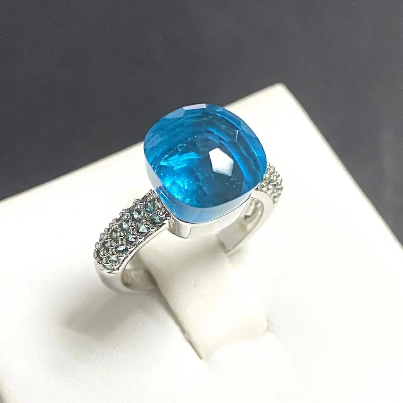 10.6mm Classic Ring for Women Light Blue Zircon Blue Topaz Candy Water Drop Crystal Ring Platinum Plated Jewelry Gift