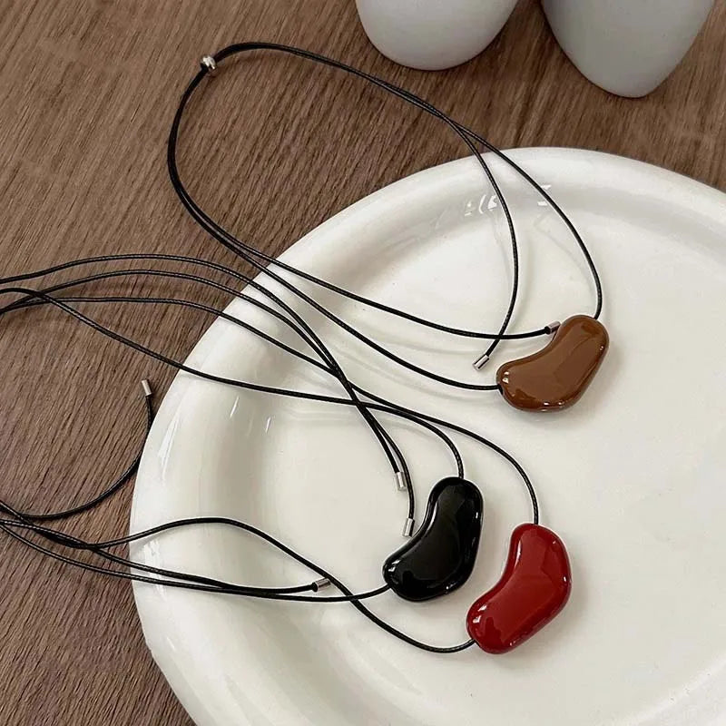 Luxury Irregular Red Enamel Heart Pendant Necklaces for Women Fashion Adjustable Black Rope Sweater Chain Necklaces Jewelry ﻿