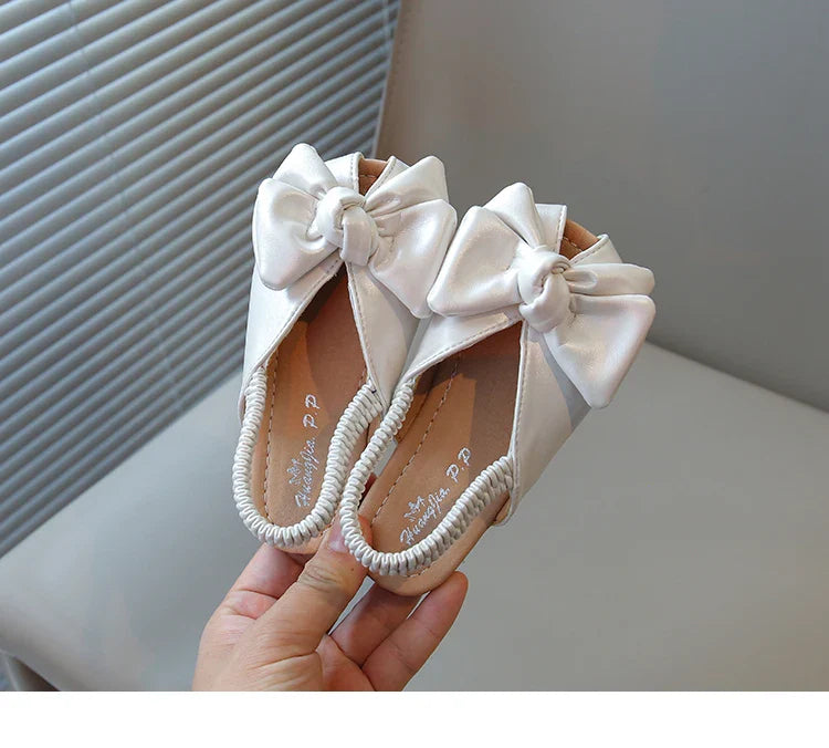 Summer Girl’s Sandals Peep Toe Elastic Band Sliver Beige Kids Sliders Bowknot Graceful Flexiable Trendy Children Shoes Flat