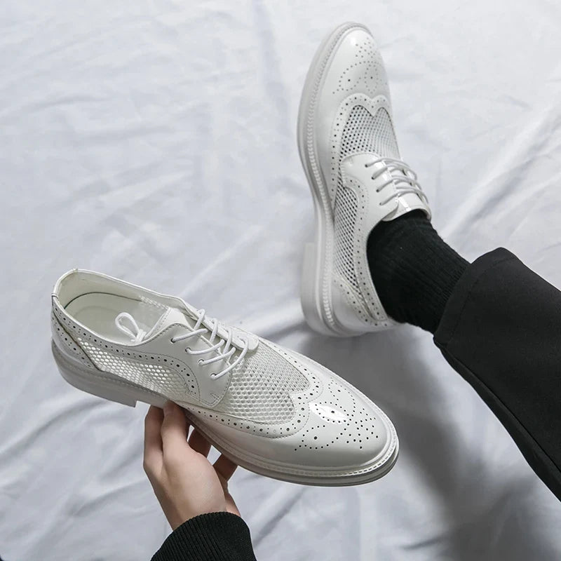 Fashion Derby Leather Men Shoes Summer Breathable White Brogue Lace Up Solid Dress Shoes Business Casual Party Wedding Shoes Men