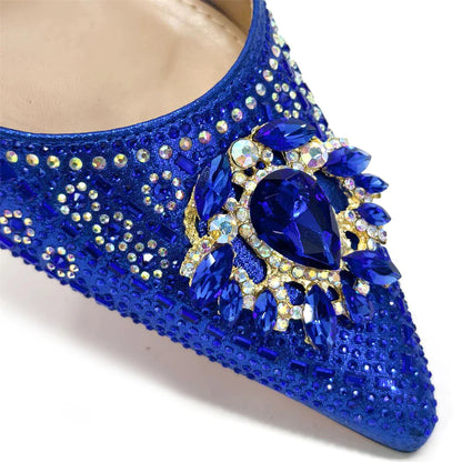 Sapatos e Bolsa Nigerianos de Salto Alto para Mulheres na Cor Vermelha, Conjunto de Bolsa com Strass com Design Italiano para Casamento