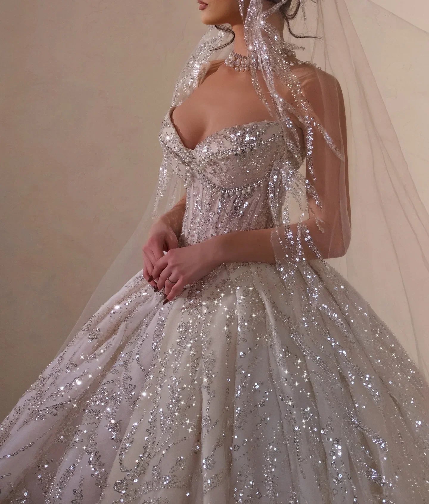 Customized Wedding Dresses Sequins Pearls Bridal Ball Gowns Strapless Sleeveless Princess Bride Dress Vestidos De Novia