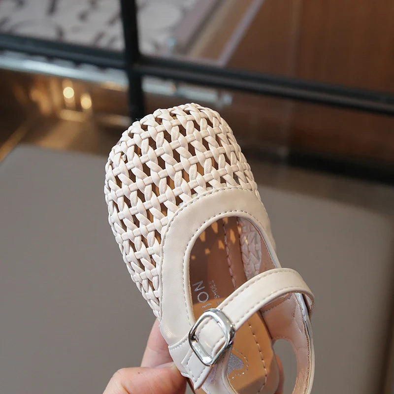 Little Girl Sandal Summer Beach Versatile Kids Princess Half Sandals Fashion Woven Style Children Causal Hollow-out Flat Shoes