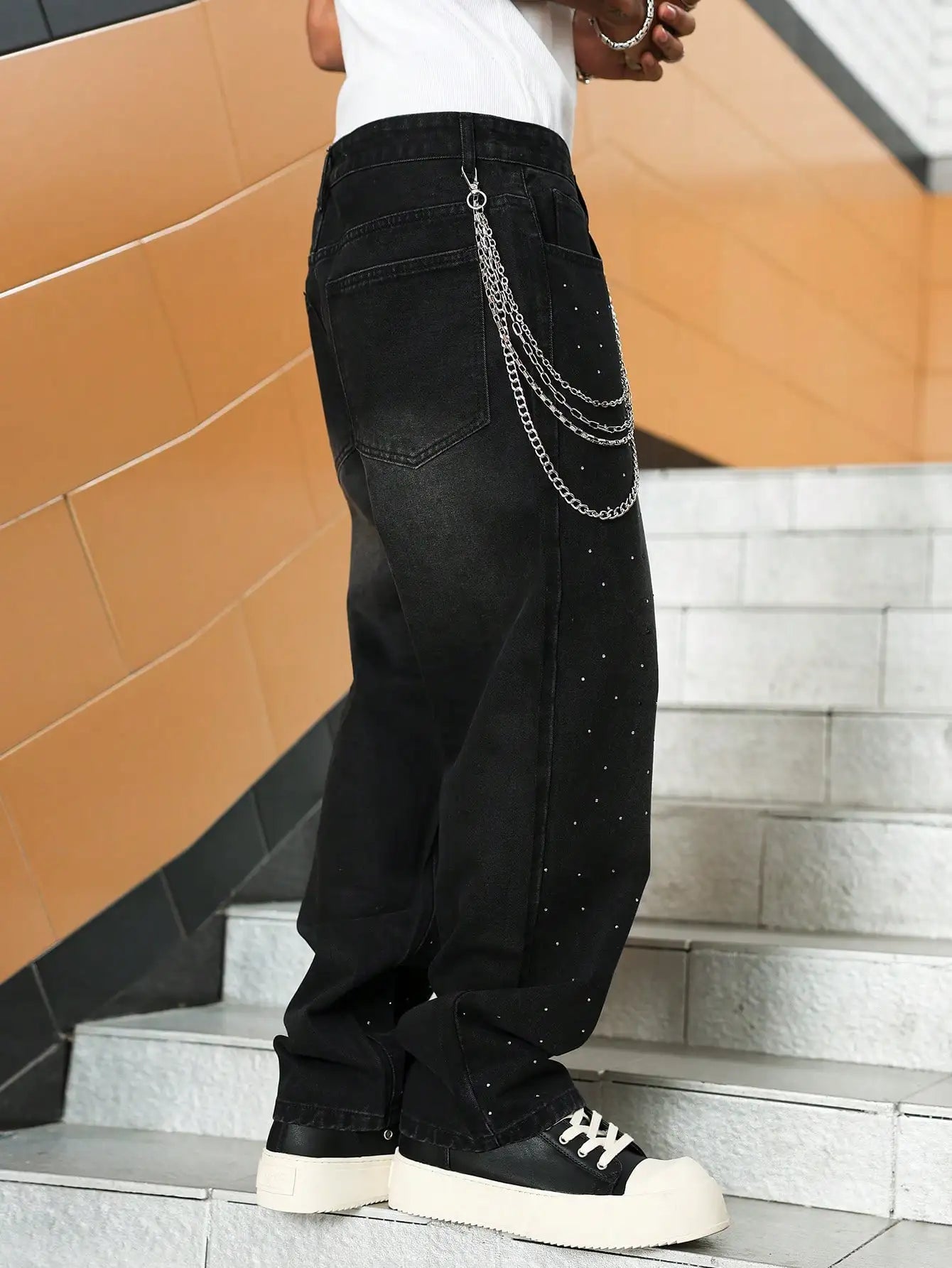 Men's black denim wide-leg pants with rhinestones, easily mastering the street fashion.