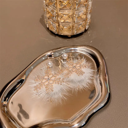 2024 New Trend Christmas Element Earrings Temperament Senior Zircon Pearl Snowflake Earring Princess Wind