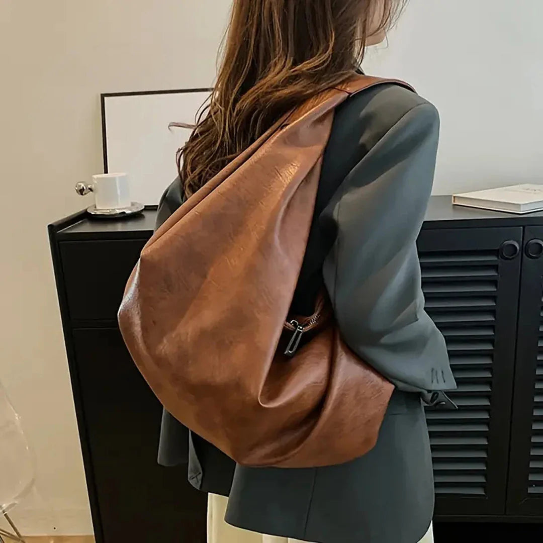 Large capacity underarm shoulder bag for women's new casual and minimalist dumpling bag, fashionable and versatile commuting bag