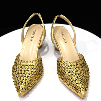 Pointed Shoes And The Same Style Envelope Bag Two Ways To Wear Fashion Shoes And Shoulder Bags