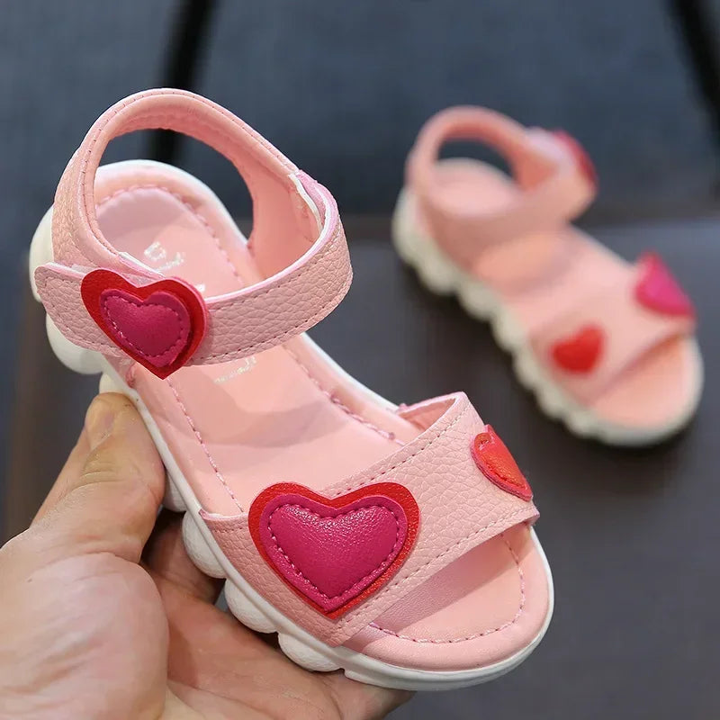 Lovely Heart Shape Children Sandals for Girls 2026 Summer Open Toe Sandals Kids Girls New Arrival Baby Girl Beach Shoes I03123