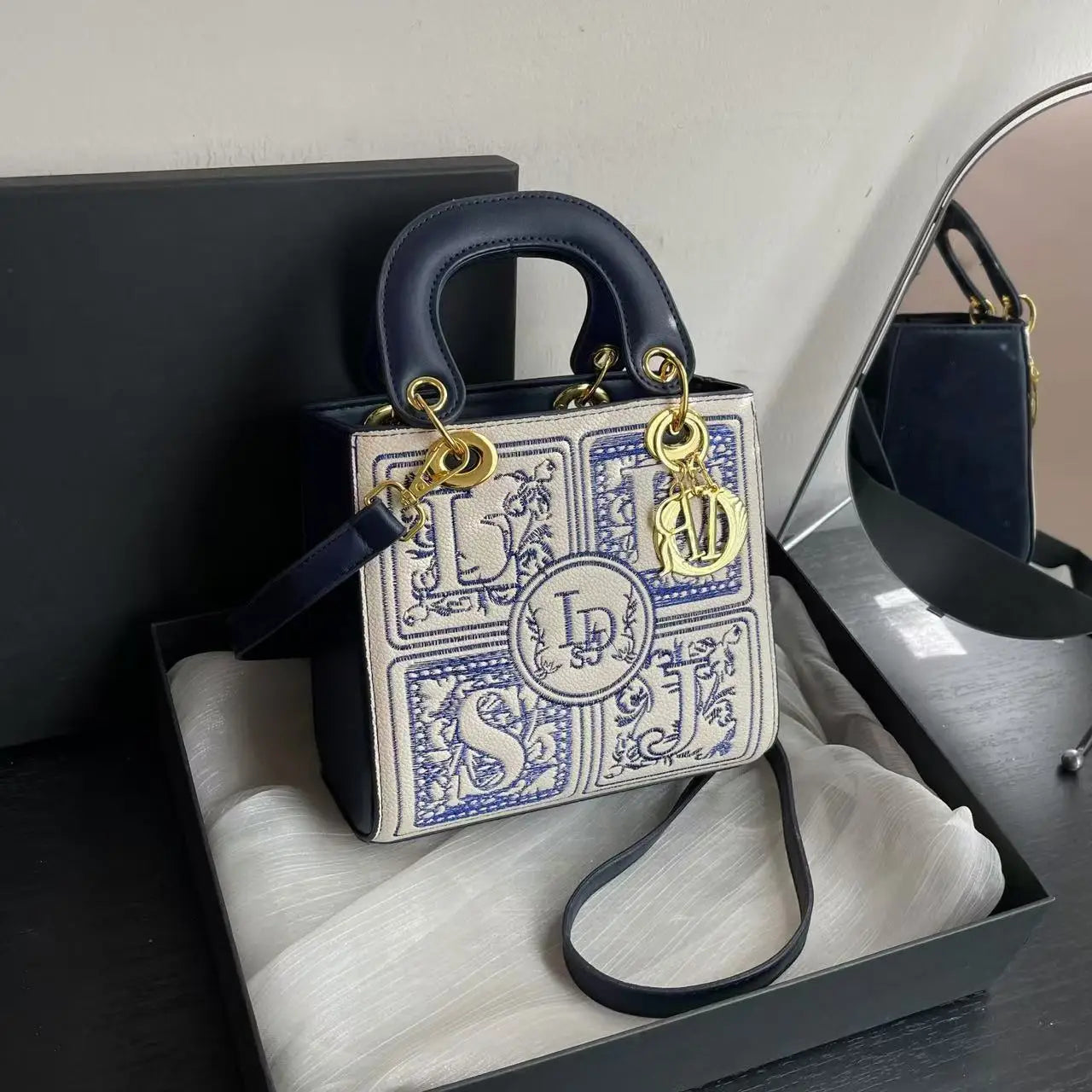Fashion Top-Handle Bag for Ladies Elegant Handbag with Royal Embroidery Design Versatile Crossbody Style Women Handbags Hand Bag