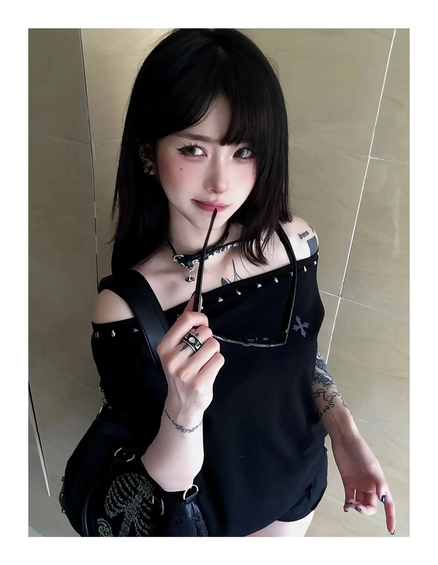 Black Off Shoulder Cross Women's T-shirt Short Sleeve 2000s Clothes Y2k Summer Tops Tees Female Clothing Chic Vintage