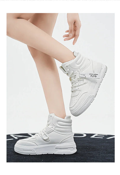 Novos Tênis Casuais de Moda Cano Alto Sapatos de Skate Botas Estudantis Masculinas e Femininas Tendência Resistente ao Desgaste Casais Bicolores