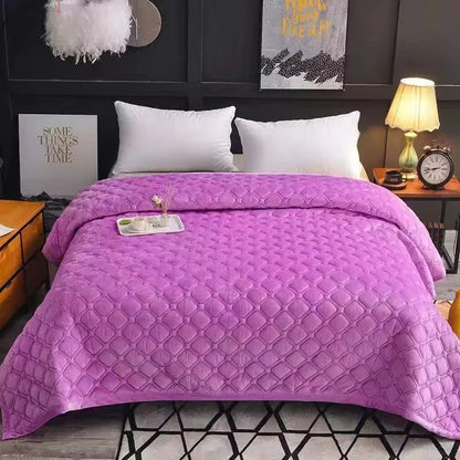 Solid Color Soft Velvet Quilted Bed Cover Blanket Short Plush Sofa Towel King Queen Size Anti-slip Bed Sheet 270x230cm Bedspread