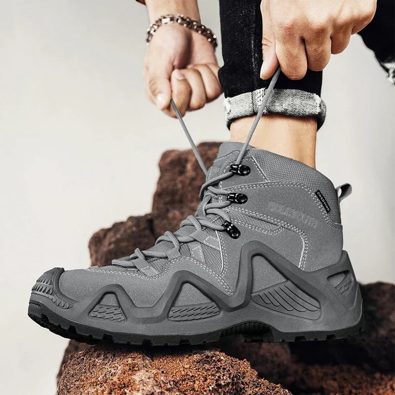 Men's winter high top shoes mid top waterproof and anti slip hiking shoes ultra light work boots tactical boots desert boots