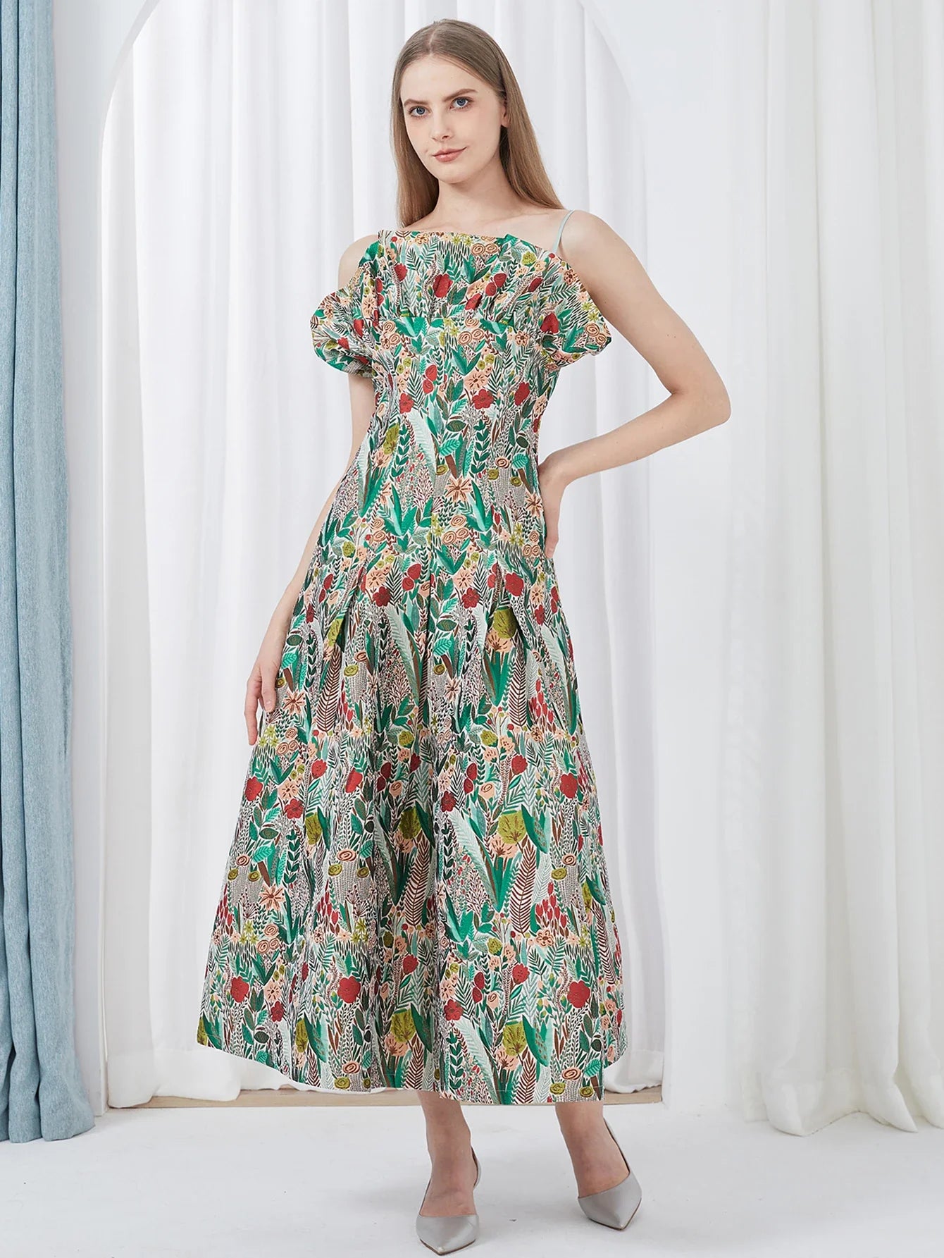 Elegant Women Dress Embroidery Sleeveless Summer Fashion Spaghetti Straps Vintage Party Gown Luxury Banquet Vestido