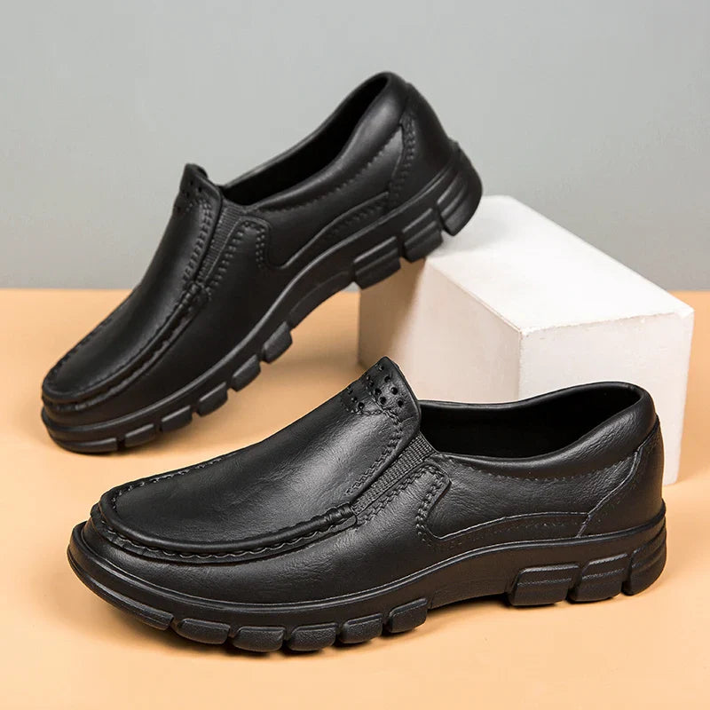 Non-slip Oil-proof Kitchen Work Shoes Business Casual Leather Shoes Staff Comfortable Loafers Outdoor Fishing Shoes