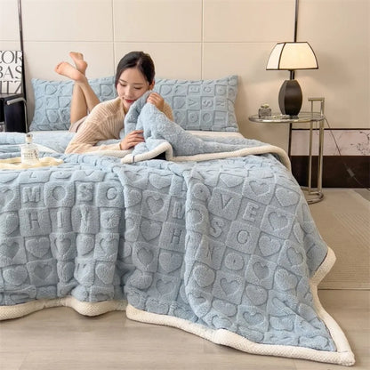 2025 new solid color taffle love blanket light blue fashion flannel office lunch break casual blanket, no pillowcase