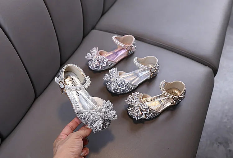 Luxury New Children Causal Dance Sandals Girls Rhinestone Flat Sandals Non-slip Fashion Kids Sequins Princess Performance Shoes