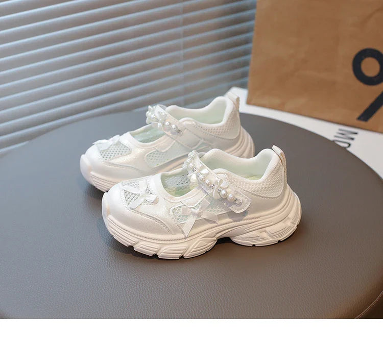 Girls Hollowed-out Mesh Sports Sneakers with Beaded Bow 2026 New Summer Toddler Barefoot Beach Shoes Platform Versatile Sandals
