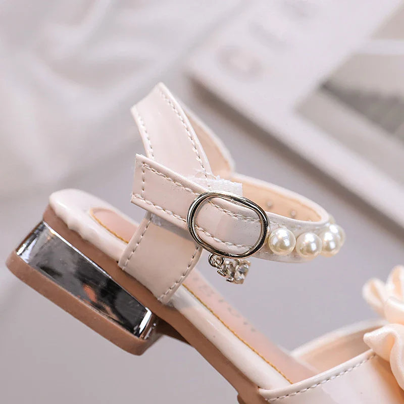 Sweet Girl's Sandals Bowtie Beading Patent Leather Children Sliders Summer Party Elegant Low Heel Black Beige Kids Shoes 26-36