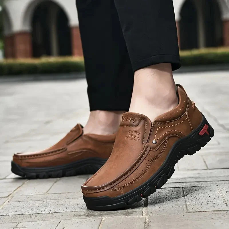 Sapatos Masculinos de Couro Artesanais Casuais para Uso ao Ar Livre Loafers Masculinos de Couro Mocassins Sapatos de Caminhada Antiderrapantes