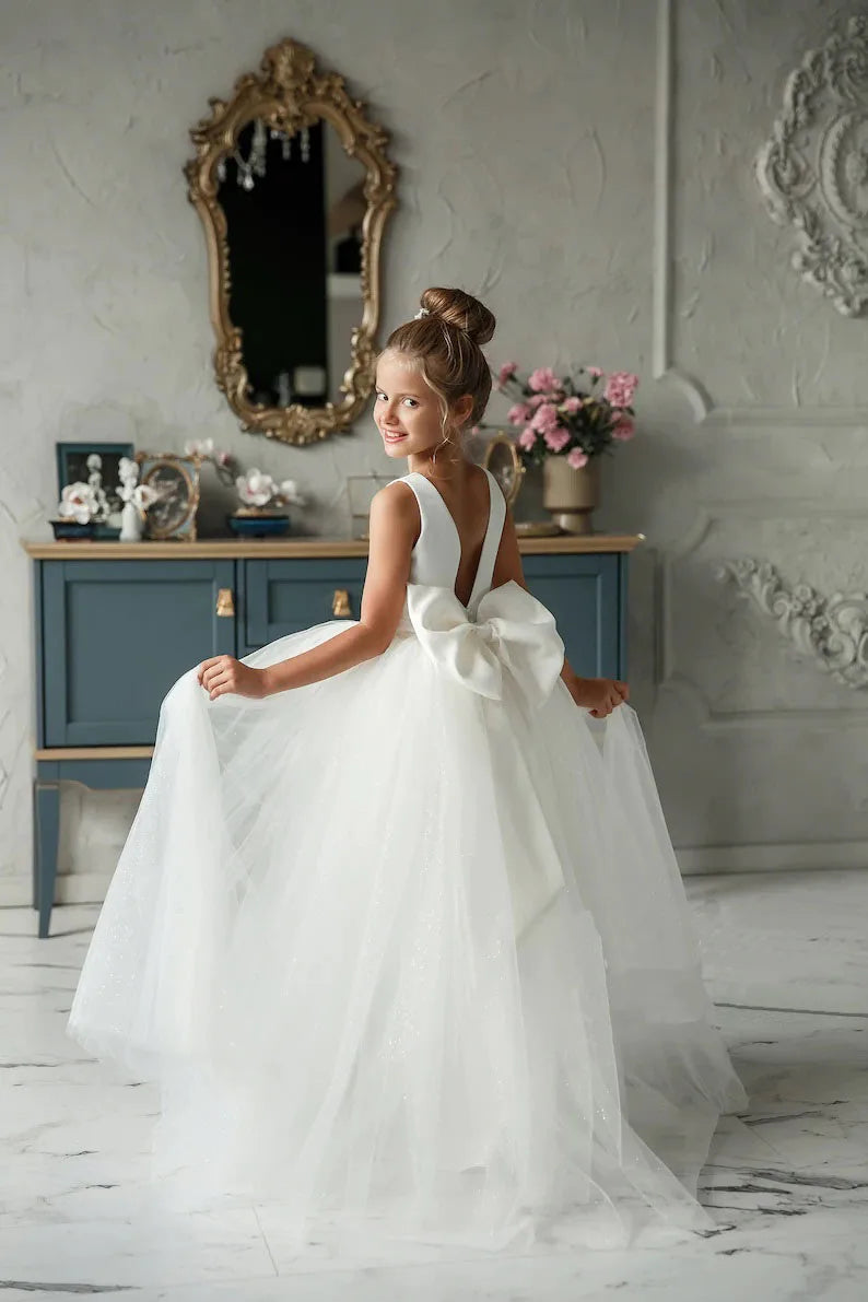 Communion Girl Dress Lace Appqulies Bodice Floor-length Skirt Puffy Dress with Long Train Formal Party Toddler Clothe