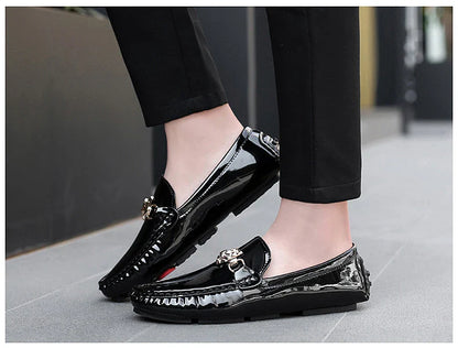 2025 Spring and Summer New Internet Celebrity Glossy Leather Peas Shoes Men's Large Size Slip-On Trendy Fashion Handmade Men's Shoes