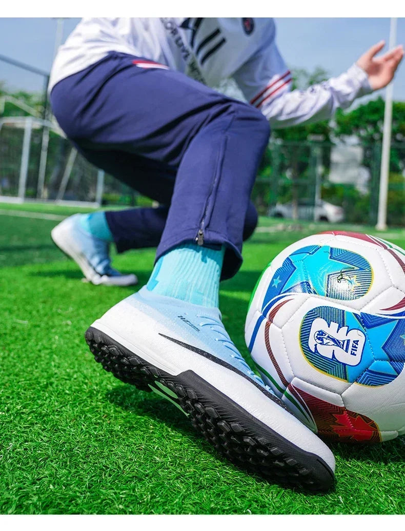 New Men Football Boots Futsal Cleats Unisex Soccer Shoes Hot Sale High-quality Professional Women Ultralight TF/FG Sneakers