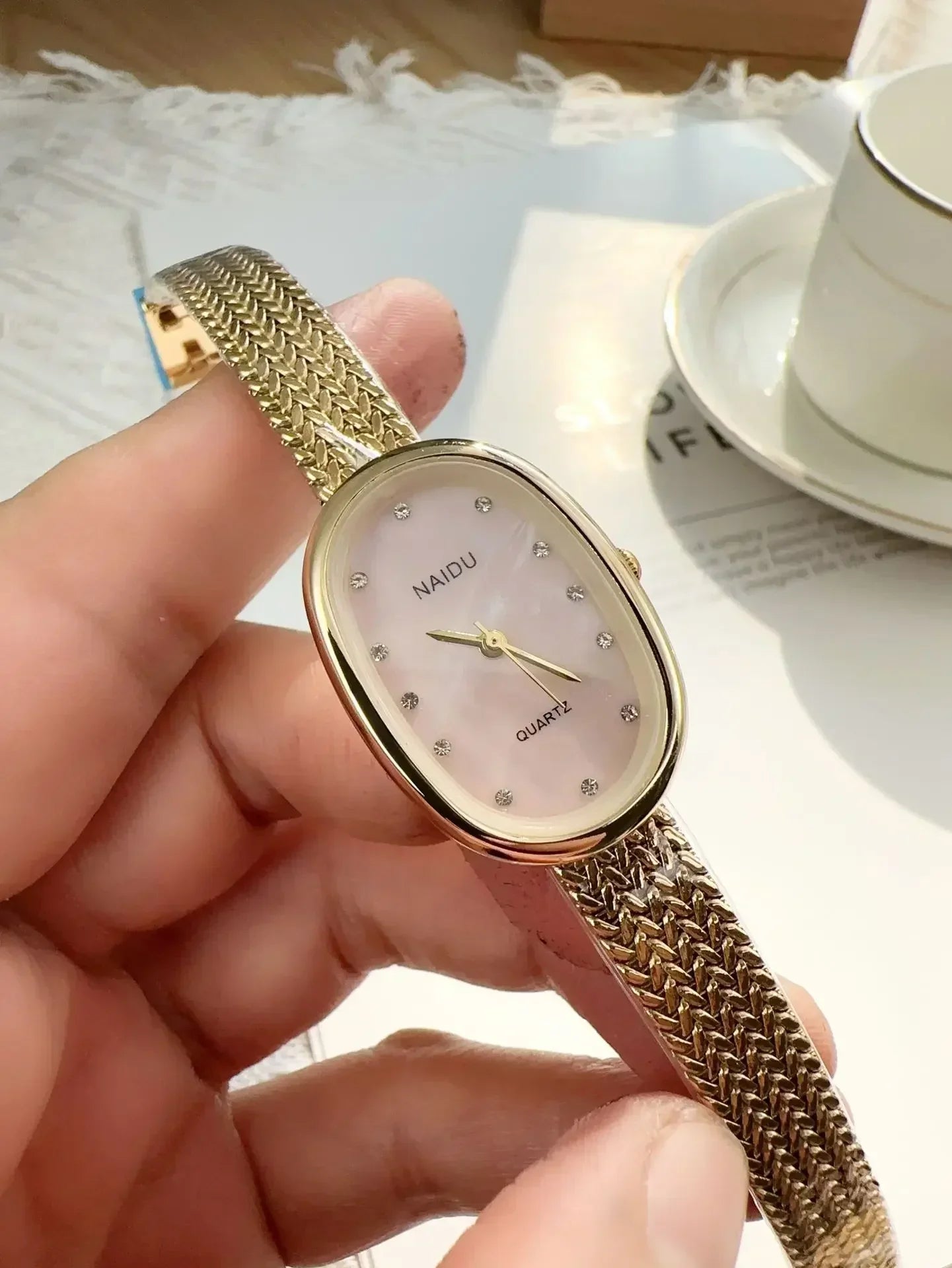 Luxury Oval Dial Rhinestone Watch New Brand Quartz Watch for Women Adjustable Stainless Steel Strap Wristwatches Wholesale Gift