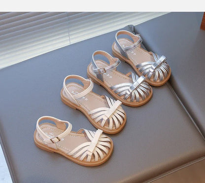 Girls Princess Sandals 2026 Summer Non-slip Toddler Beach Barefoot Shoes with Cute Bow Elegant Retro Girls School Party Shoes