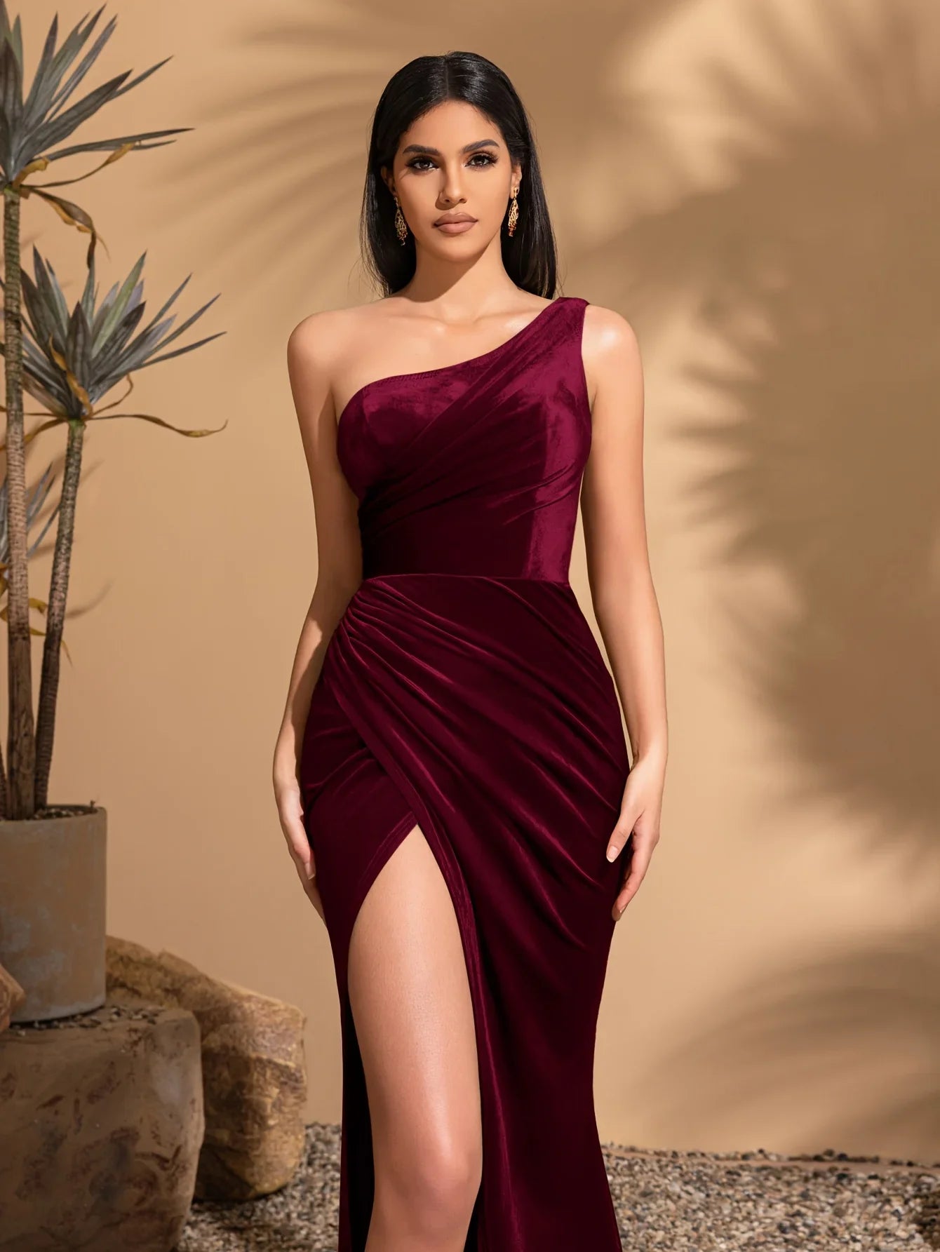 One-shoulder pleated slit velvet dress, elegant and chic dress