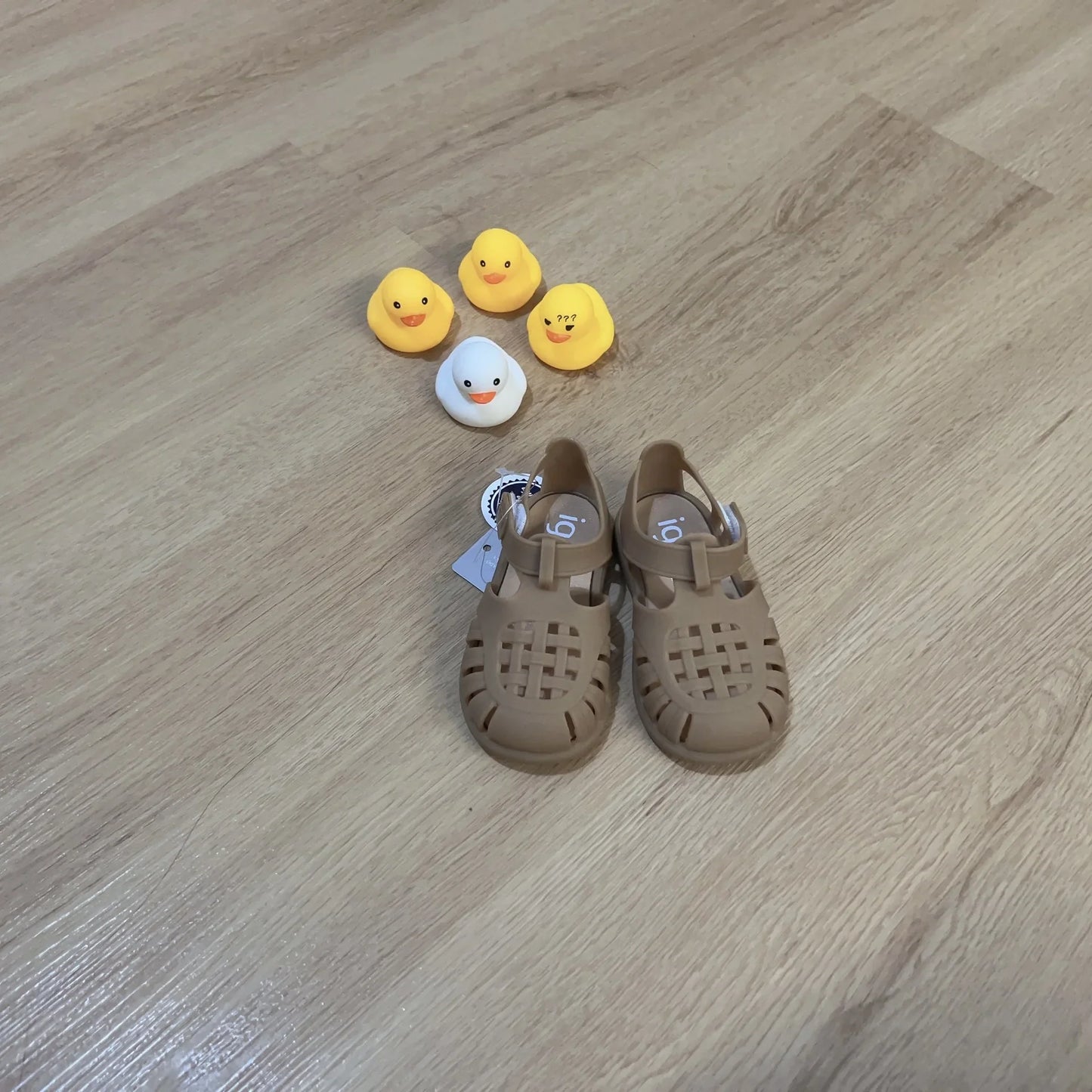 Boys Girls' Solid Color Casual Baotou Roman Sandals Baby Kids Jelly Beach Shoes Children's Soft Sole Non-slip Sandals SO125