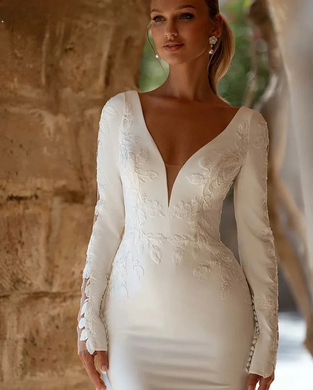 Customized Graceful V-Neck Mermaid Satin Wedding Dresses Long Sleeves Lace Appliques Bridal Gowns Sexy Backless Wedding Dress
