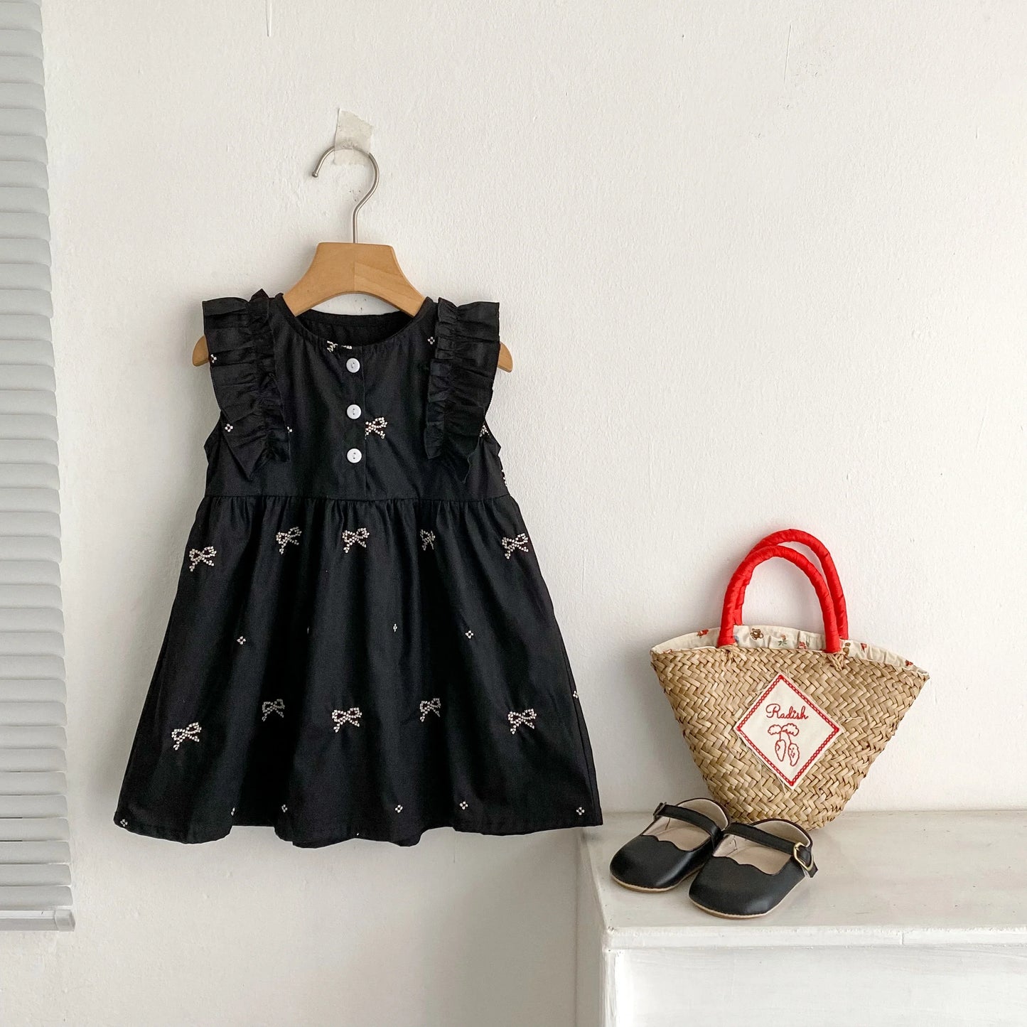 Summer Girls Dress Children's Clothing Bow Embroidered Flower Collar Girl's Dress Cartoon Printed Flying Sleeves Princess Dress