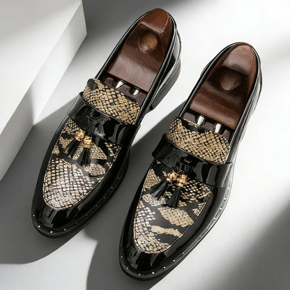 Fashion Men's Business Formal Slip-On Loafers Pointed Toe Patent Leather Shoes Shiny Tassel & Snake Print, Suitable Office Party