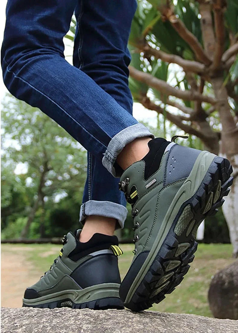 Brand Winter Men's Boots Warm Men's Snow Boots High Quality Leather Men Sneakers Outdoor Men Hiking Boots Work Shoes Size 39-46