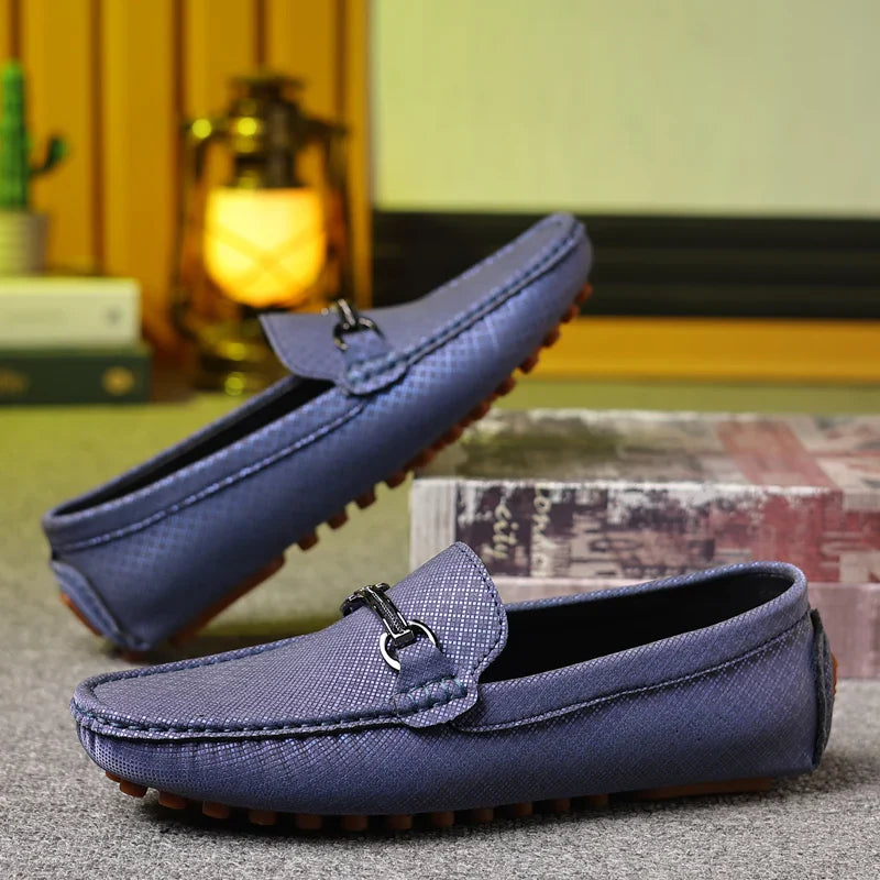 Sapatos de Couro Fashion Sapatos de Negócios Mocassins Pretos Leves Slip On para Homens Sapatos de Couro Elegantes Casuais para Festa e Casamento