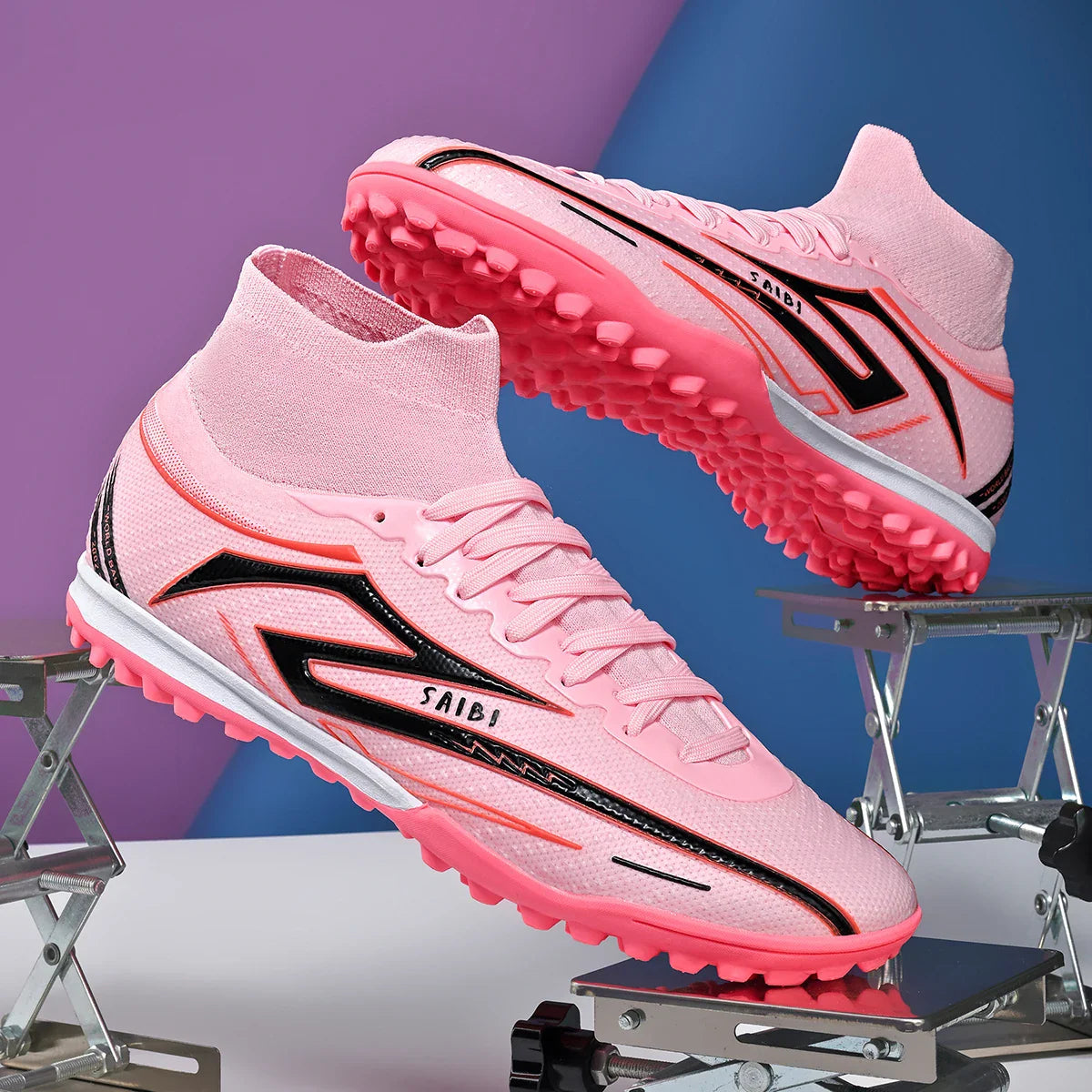 Adult anti slip TF/broken nail men's breathable sports shoes new couple outdoor lightweight soccer shoes