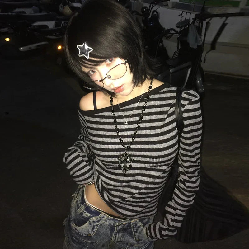 Y2k T-shirt Women Long Sleeve Off Shoulder Striped Crop Tops Y2k Grunge 2000s Aesthetic Streetwear T Shirts