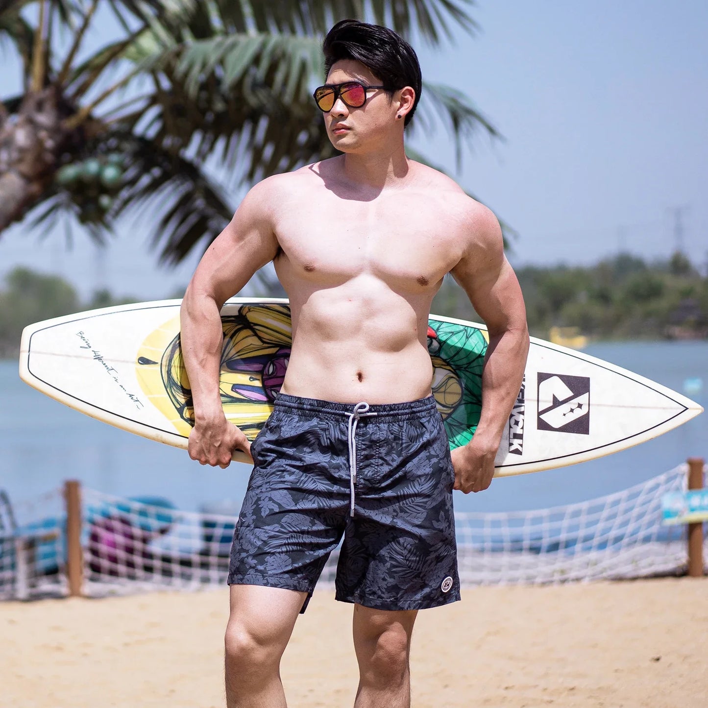 Beach Men's Swim Shorts Flower 3D Printed Surfing Board Shorts Quick Dry with Mesh Lining and Pockets Struck Shorts