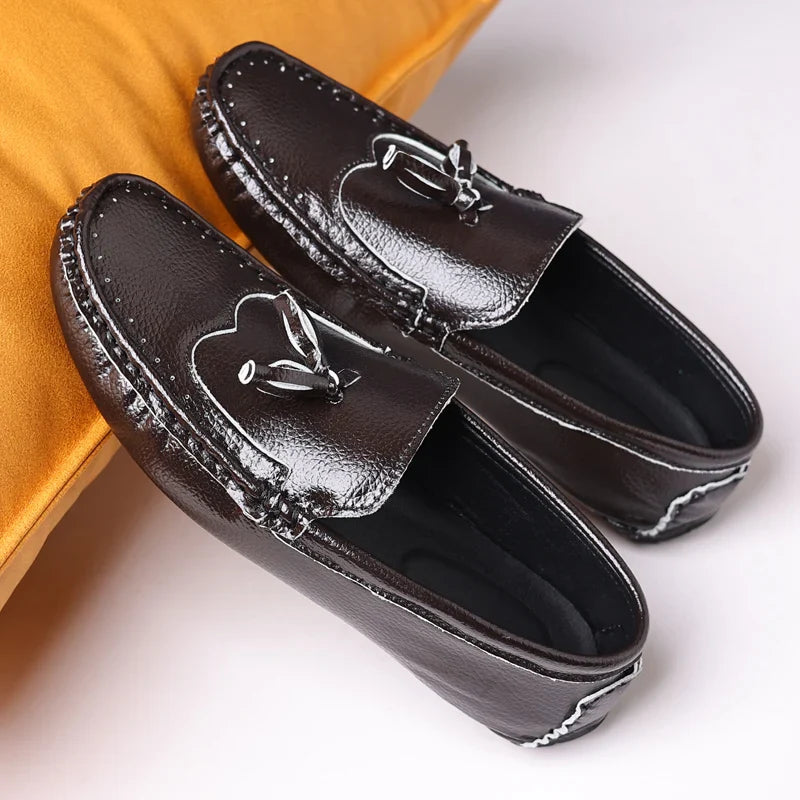 Sapatos Masculinos Loafers Confortáveis Slip-on Mocassins para Dirigir Calçados Masculinos Marca Marrom de Couro Sapatilhas Casuais para Homens