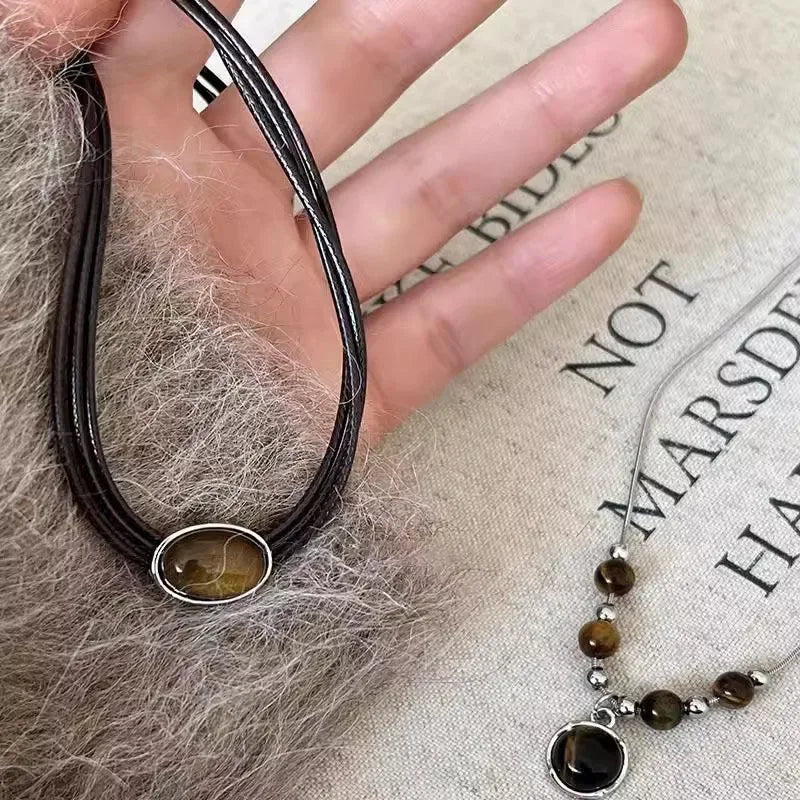 Vintage Leather Brown Stone Pendant Necklace Women's Retro Stacking Choker Temperament Clavicle Chain Hip Hop Jewelry Accessory